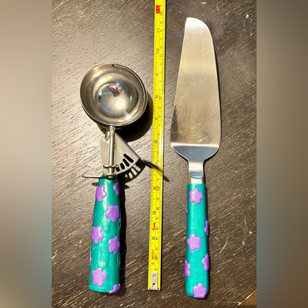 Cake and Ice cream scooper with colorful teal and purple flowers